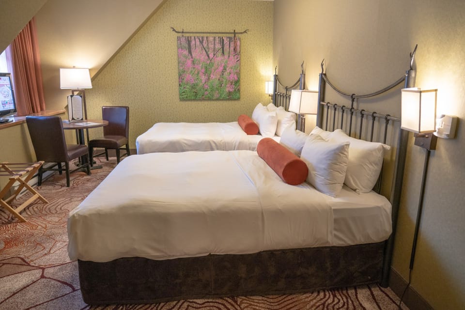 Return to this accessible mountain getaway and sink into the 2 queen Mountain Luxury beds after a day spent exploring downtown Banff, a short distance away!