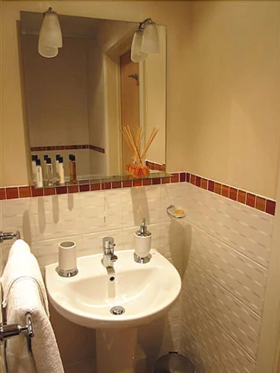Bathroom sink