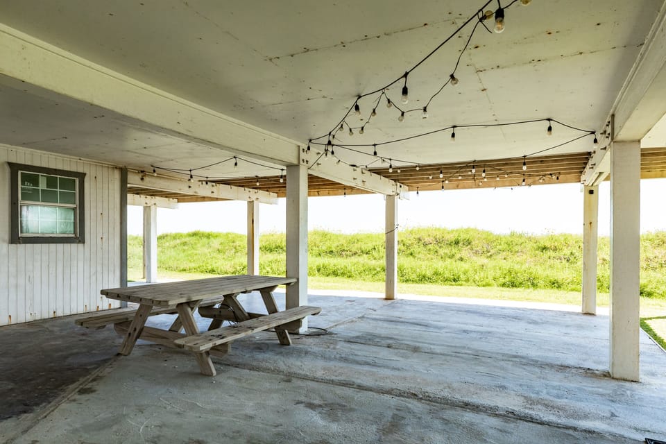 Grab a snack or enjoy meals at the ground level picnic table