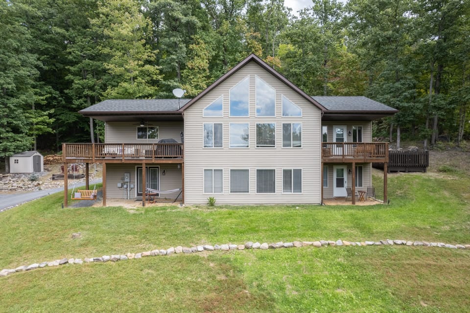 Whitetail Summit provides top-notch year-round accommodations, indoor & out