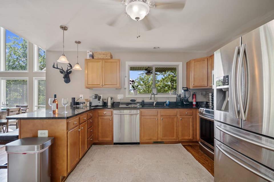 Modern, fully-equipped kitchen