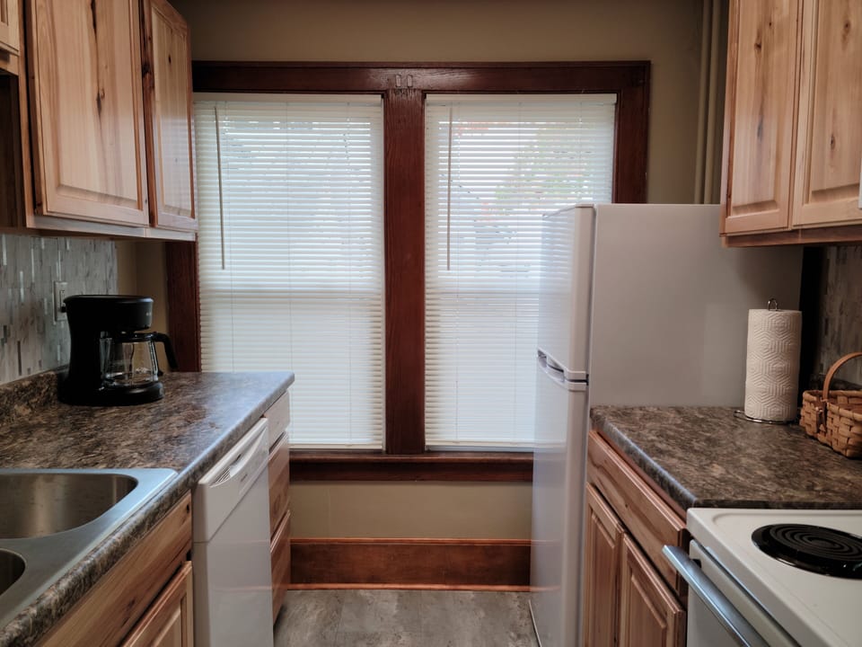 Brand new kitchen, fully equipped