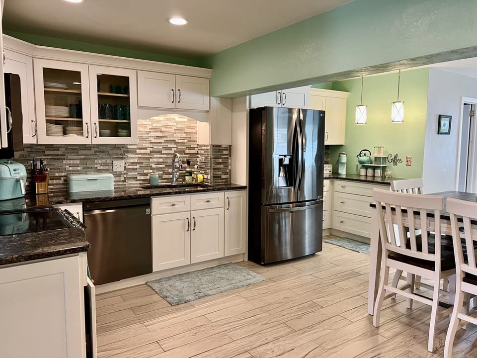 Completely renovated, fully-stocked kitchen with coffee bar, air fryer, & more! 