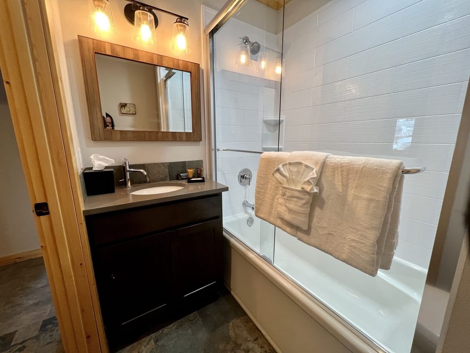 2nd Bathroom