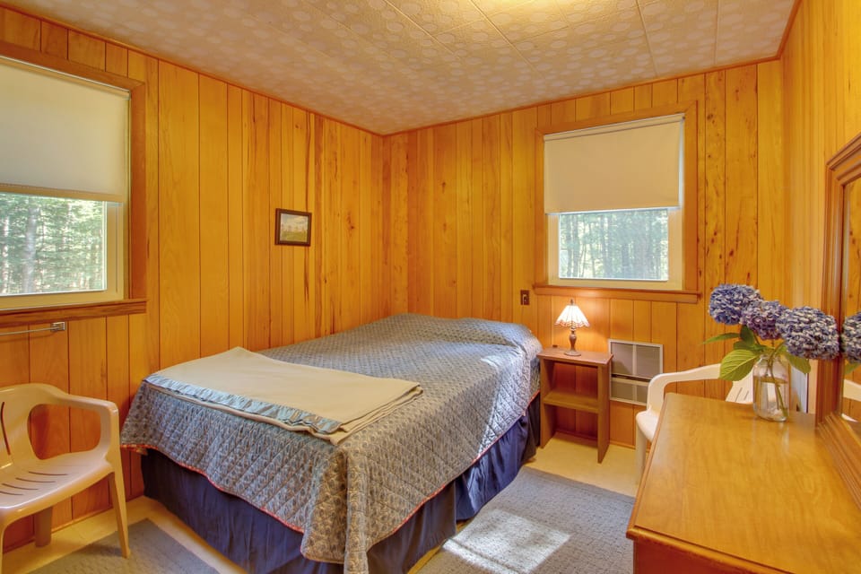 Bedroom 1 | Queen Bed | Linens Not Provided