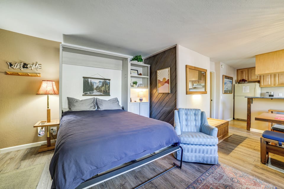 Studio | Queen Murphy Bed | Queen Futon