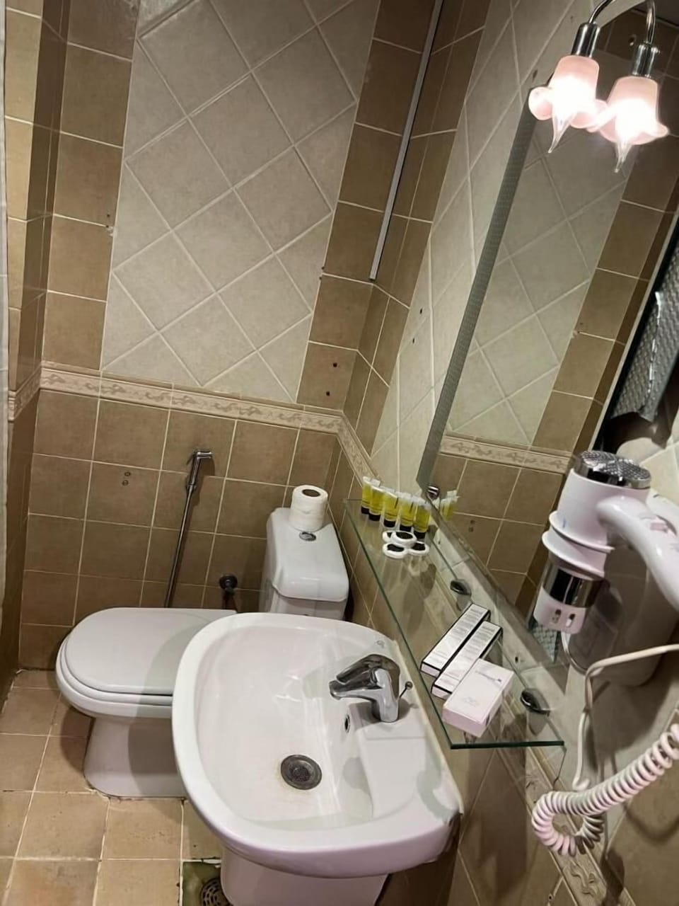Family Suite | Bathroom | Separate tub and shower, designer toiletries, hair dryer, towels
