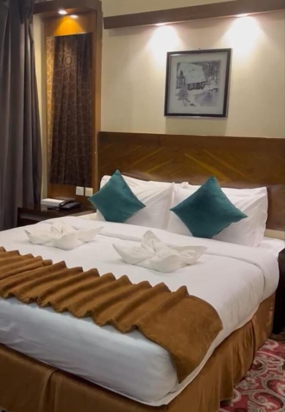 Standard Double or Twin Room | Minibar, desk, bed sheets