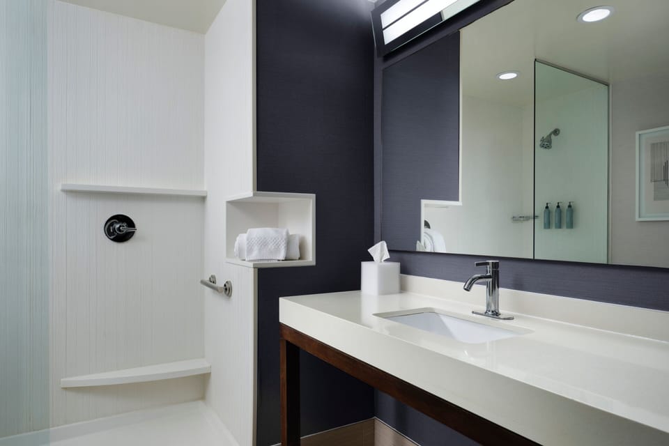 Hair dryer, towels