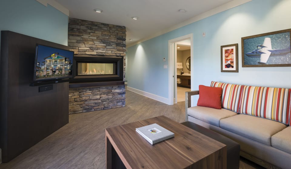 Suite, Multiple Beds | Premium bedding, in-room safe, iron/ironing board, free WiFi