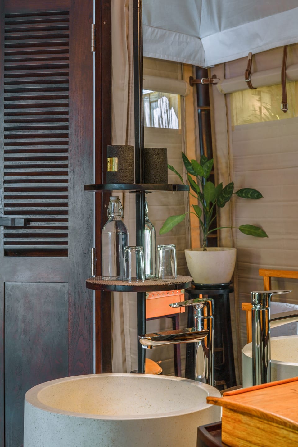 Jungle Infinity Pool Lodge - Adults Only | Bathroom | Separate tub and shower, jetted tub, hydromassage showerhead