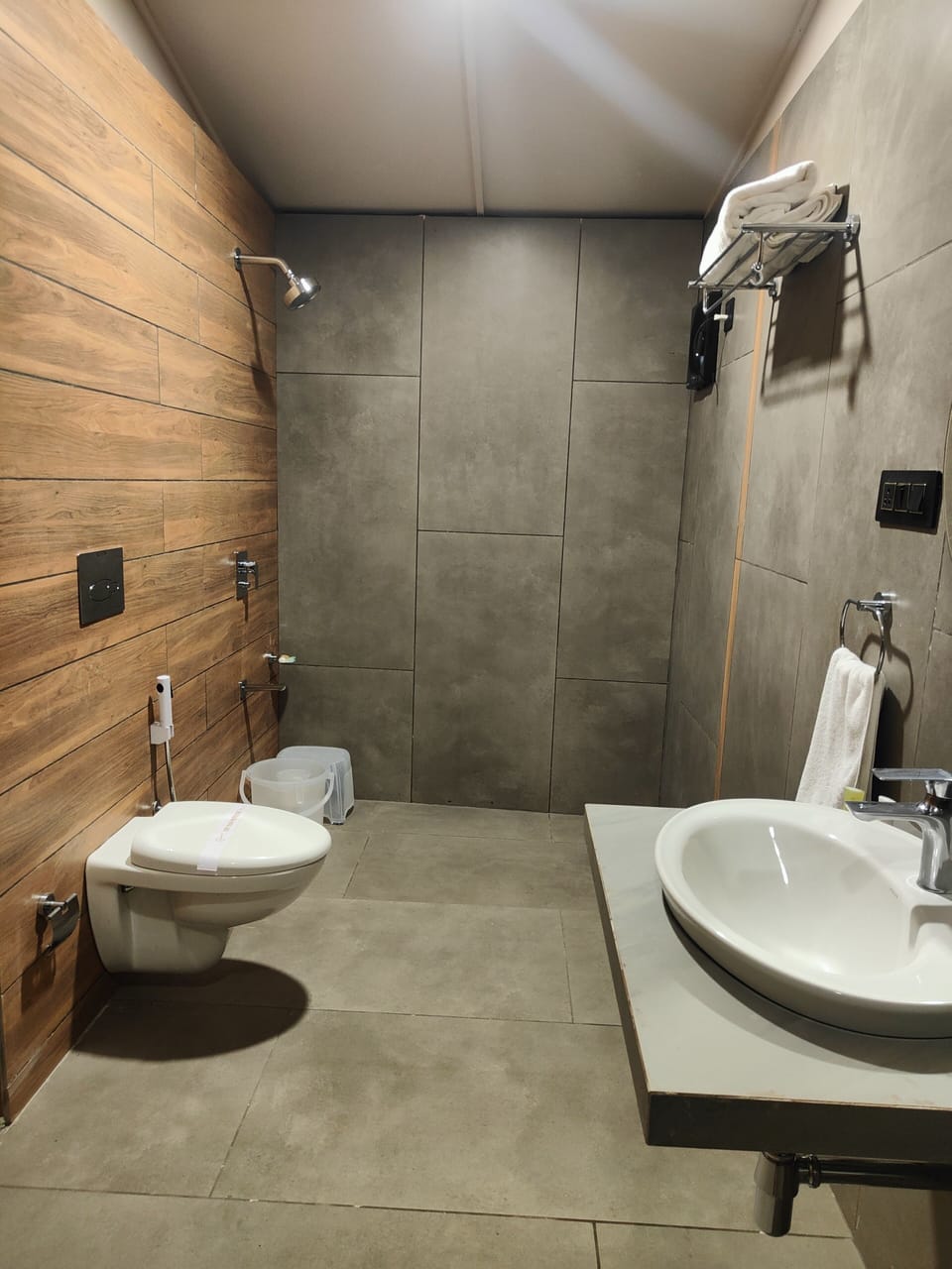 Royal Cottage | Bathroom