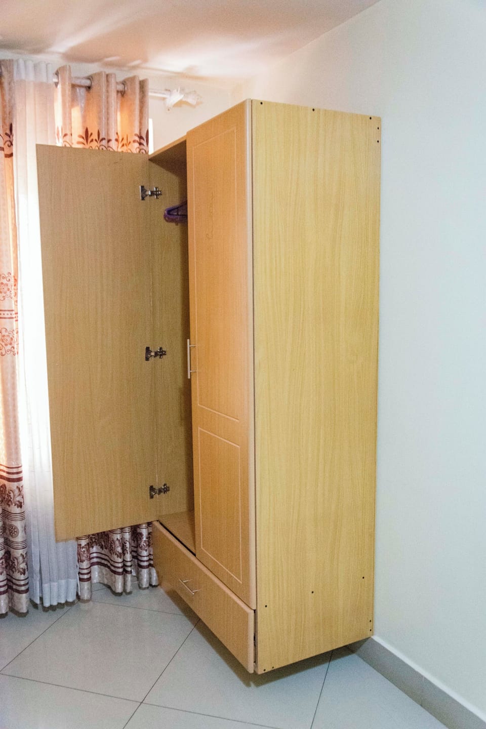 Standard Single Room | Wardrobe