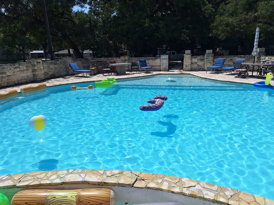 Large Private Pool for the largest groups 