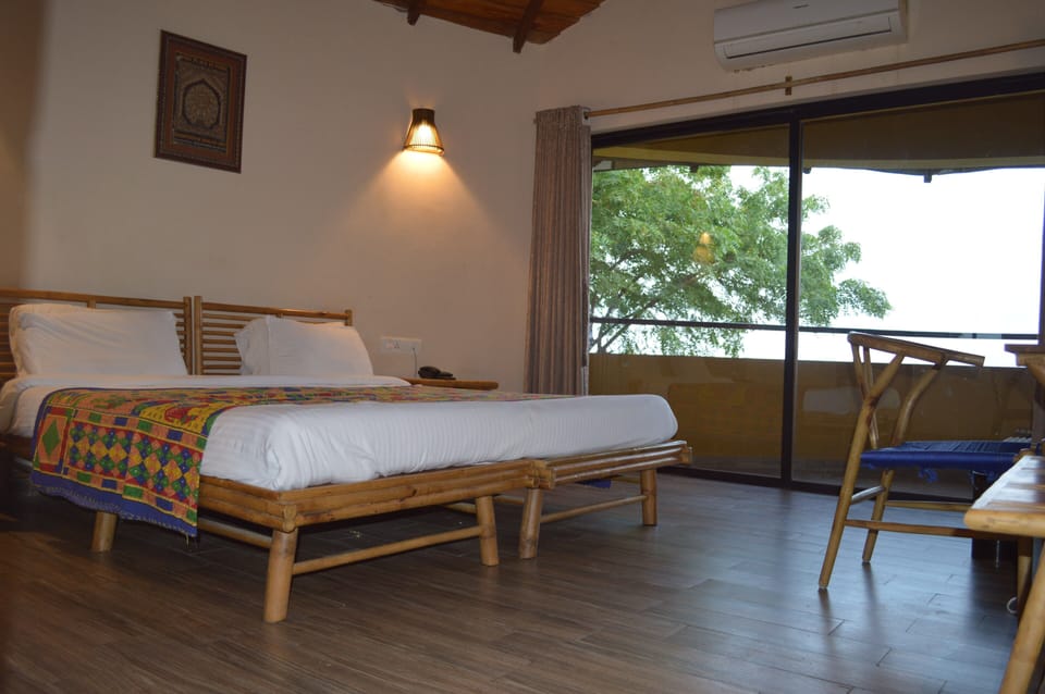 Premium Double Room | Premium bedding, minibar, desk, bed sheets