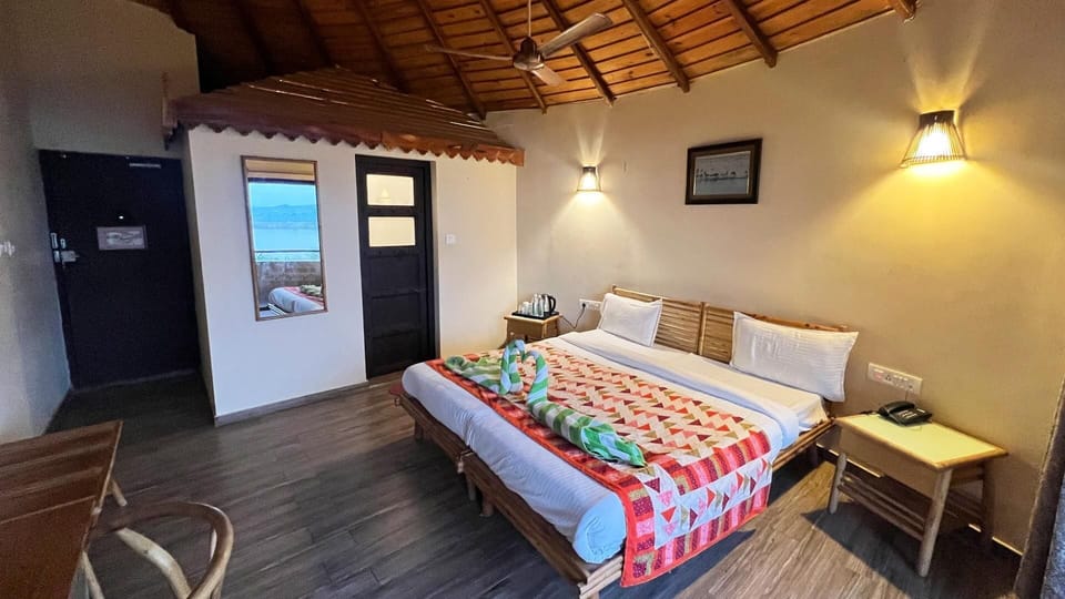 Premium Double Room | Premium bedding, minibar, desk, bed sheets