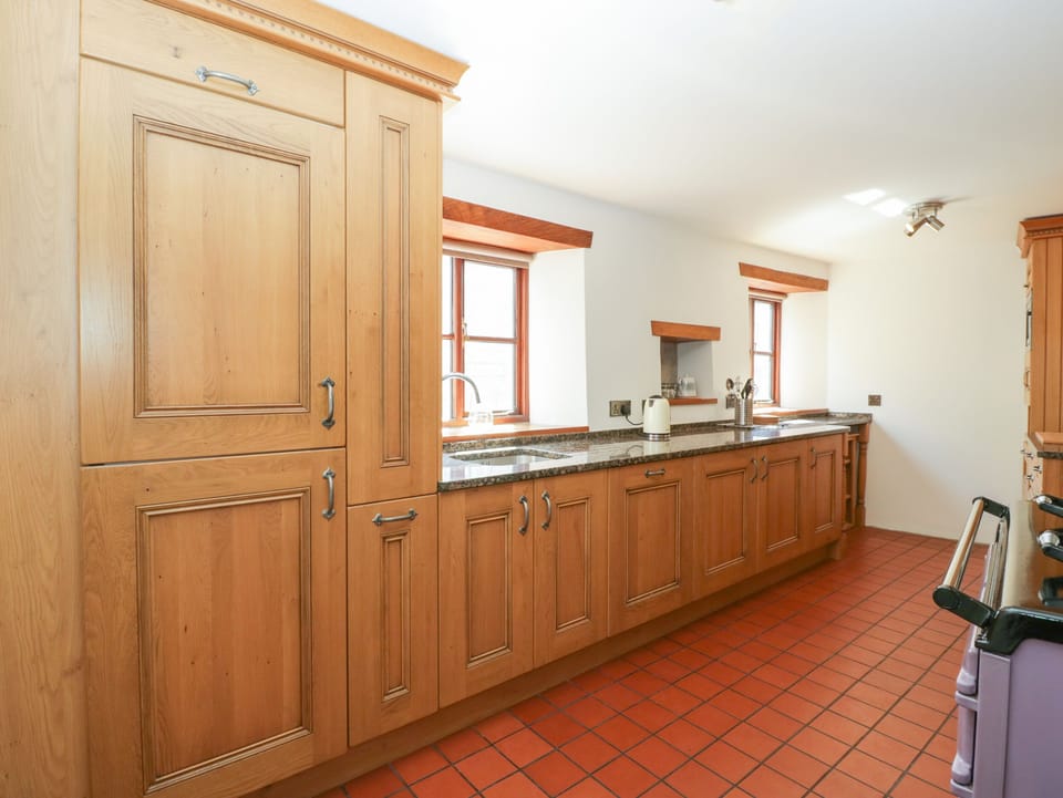 Fridge, dishwasher, electric kettle, cookware/dishes/utensils