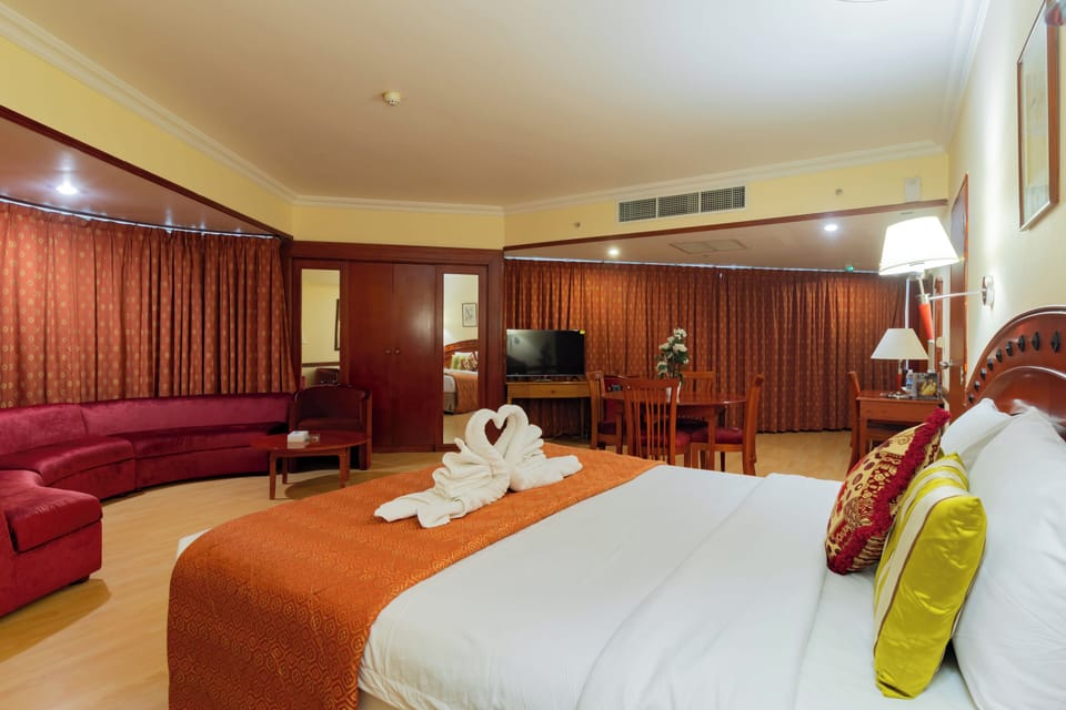 Signature Suite | Pillowtop beds, minibar, in-room safe, desk