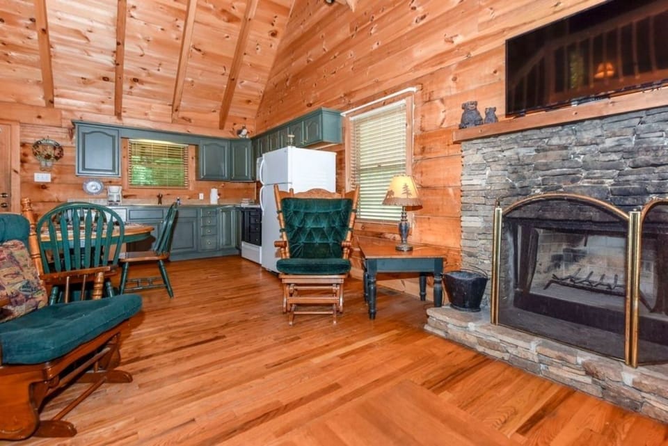 Cabin, 2 Bedrooms | Living room