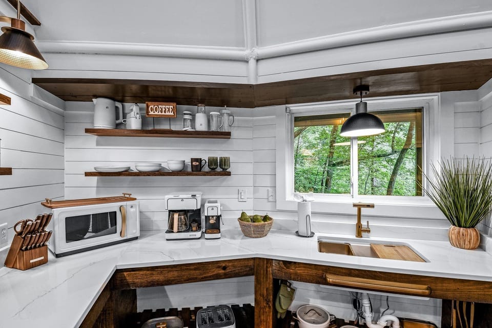 House, 1 Bedroom | Private kitchen | Fridge, oven, coffee/tea maker, toaster
