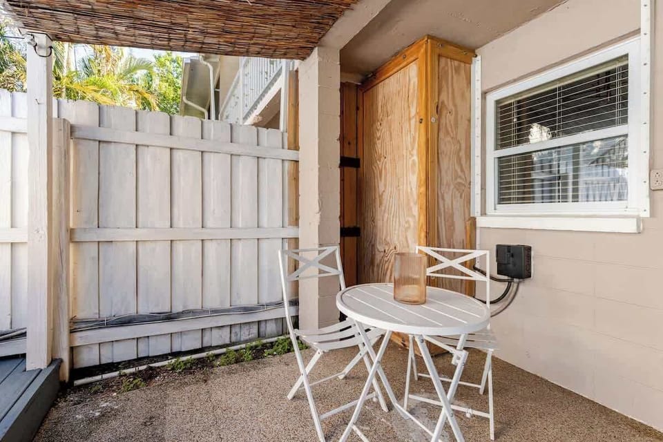 [Patio] Outdoor dining area