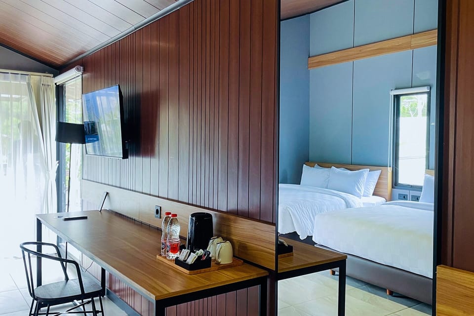Family Cabin | Desk, free WiFi, bed sheets