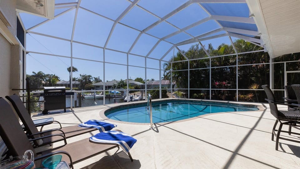 Beautiful 3 bed 3.5 bath villa located in Charlotte Harbor Area