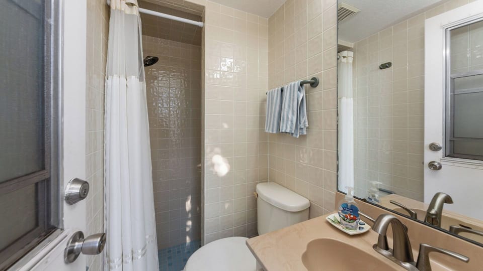  This villa has a total of 3.5 bathrooms.