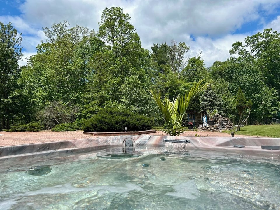 Hot springs available Sep-May