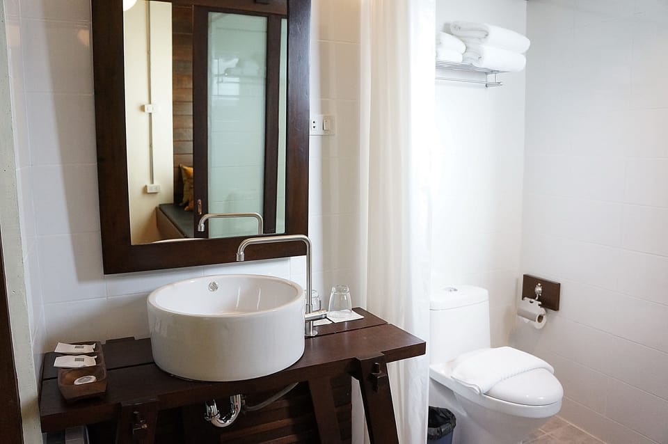 Shower, free toiletries, hair dryer, bathrobes