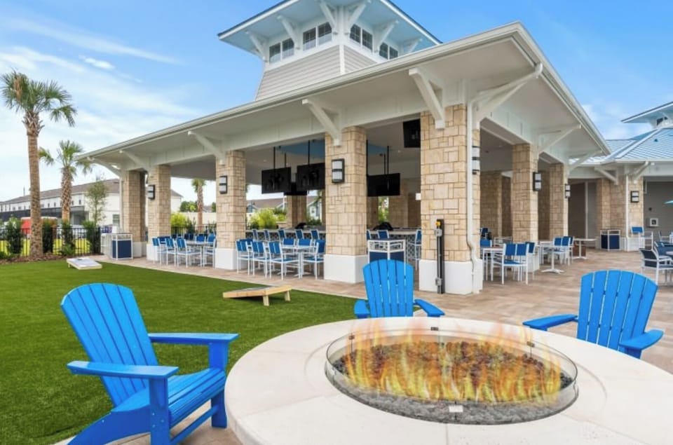 Basic House, Multiple Bedrooms, Pool View, Poolside | Resort view