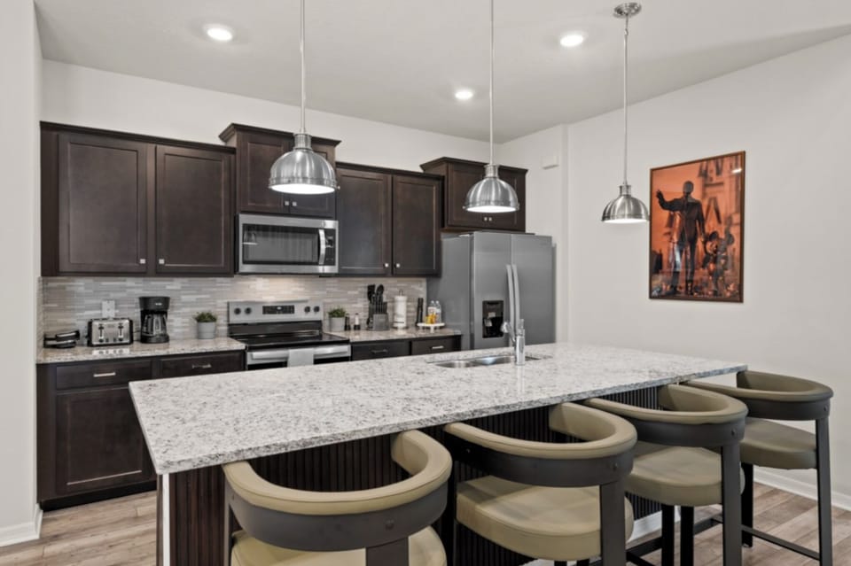 Basic House, Multiple Bedrooms, Pool View, Poolside | Private kitchen | Coffee/tea maker, full-size fridge, microwave, oven