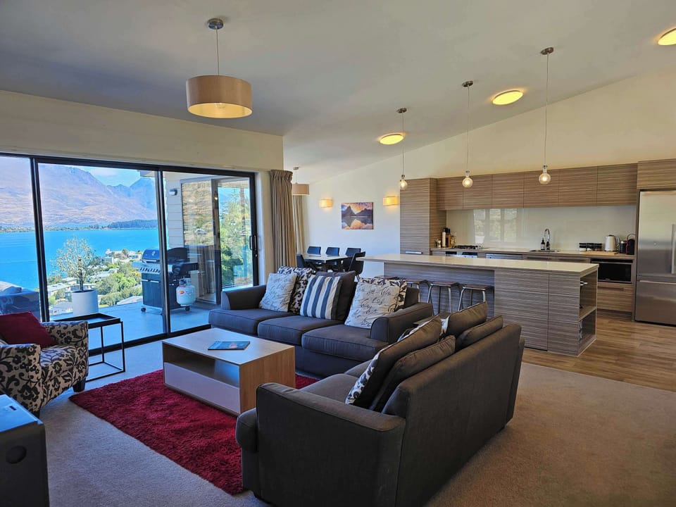 Lounge & Kitchen with Upper Deck Access