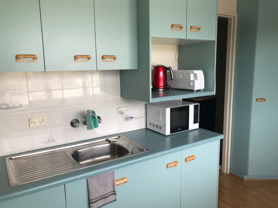 3 Bedrooms Suite | Private kitchenette | Coffee/tea maker, fridge, electric kettle