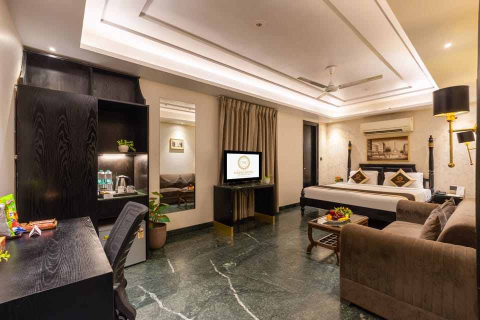 Down comforters, minibar, desk, free WiFi