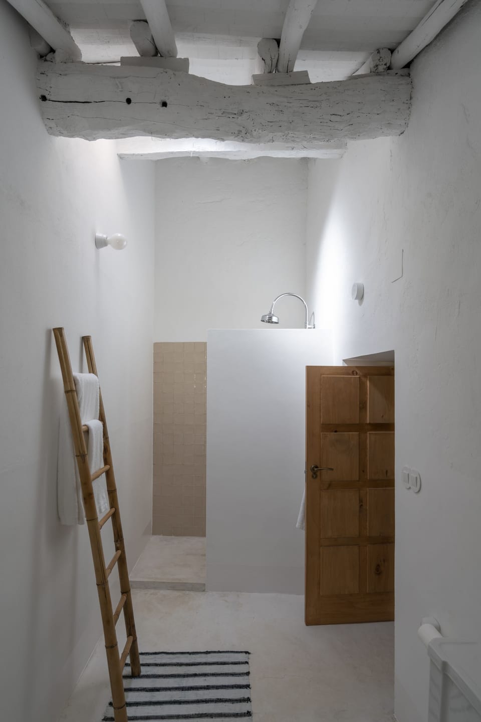 Double Room | Bathroom | Shower, hair dryer, bathrobes, towels