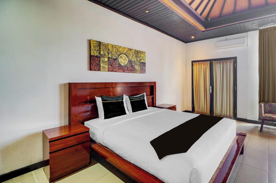 Villa, 3 Bedrooms | Hypo-allergenic bedding, desk, iron/ironing board, free WiFi