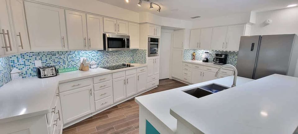 House, Multiple Beds, Pool Access, Pool View | Private kitchen | Coffee/tea maker, fridge, microwave, oven