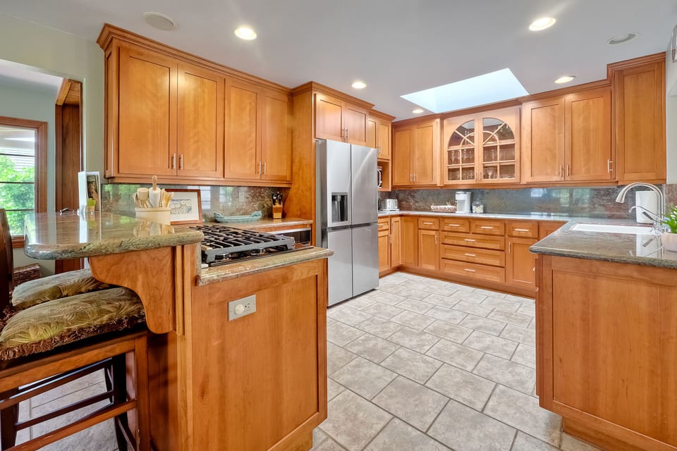 Full gas range and plenty of room to prepare a meal