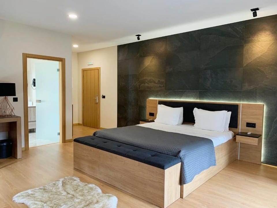 Superior Double Room | Soundproofing, iron/ironing board, free WiFi, bed sheets