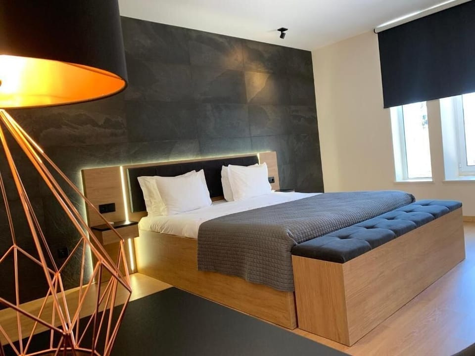 Superior Double Room | Soundproofing, iron/ironing board, free WiFi, bed sheets