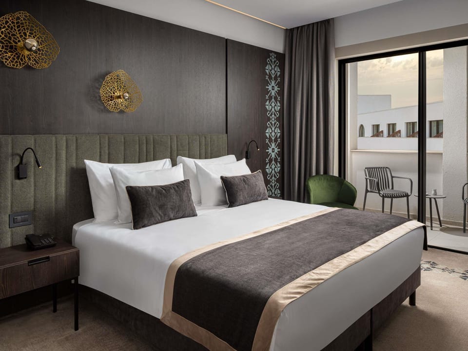 Privilege, Superior Room | Premium bedding, minibar (free items), in-room safe, desk
