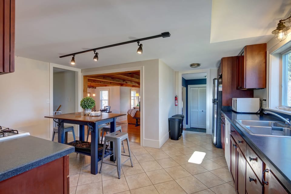Additional kitchen views