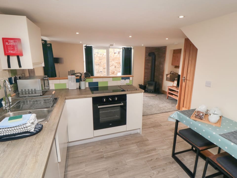 Fridge, dishwasher, electric kettle, toaster