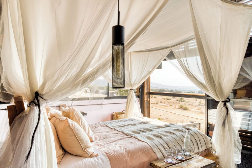 Deluxe Room, 1 Queen Bed, Bathtub, Lake View | Down comforters, free WiFi, bed sheets