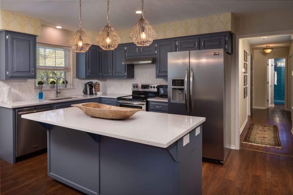 Creekside Cottage | Private kitchen | Fridge, microwave, espresso maker, coffee/tea maker