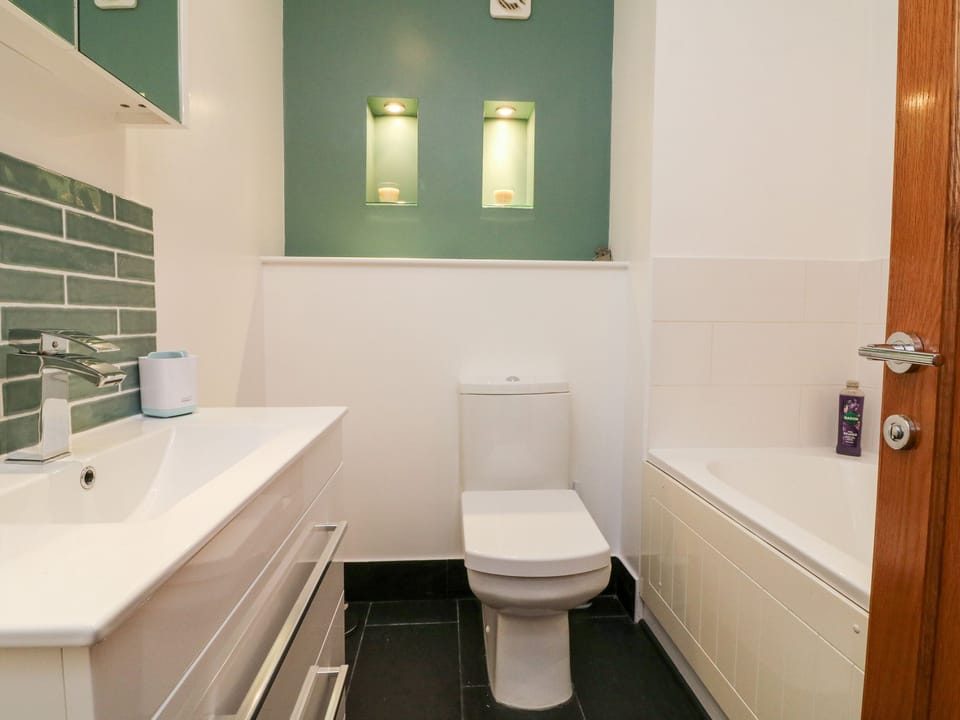 1 Cheyne Beach Apartments Cottage in Ilfracombe