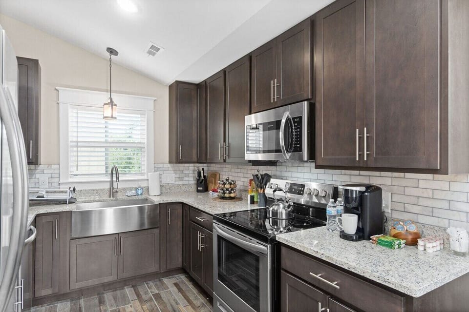 Full Kitchen