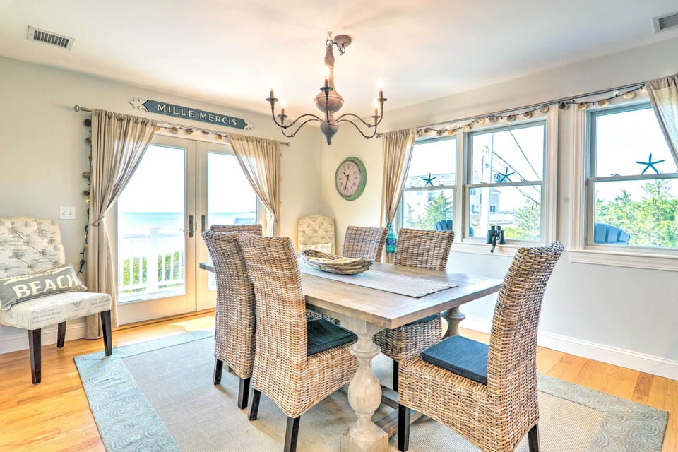 Dining Area | 1st Floor