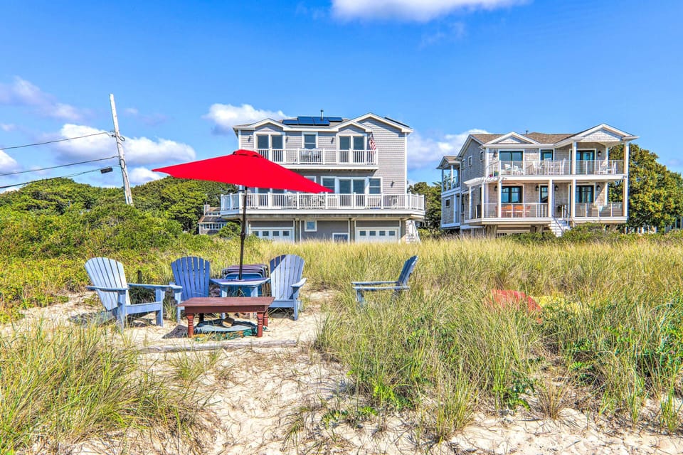 Backyard | Beachfront Seating